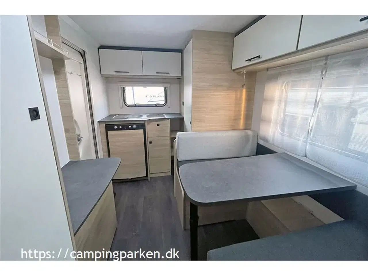 Billede 3 - 2024 - Caravelair ALBA 400 ARTIC   Lille, let rejsevogn med mover og meget udstyr - til elbilen eller den mindre bil
