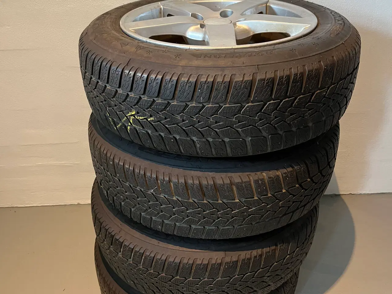 Billede 6 - Dunlop vinterdæk på alufælge, 4 stk