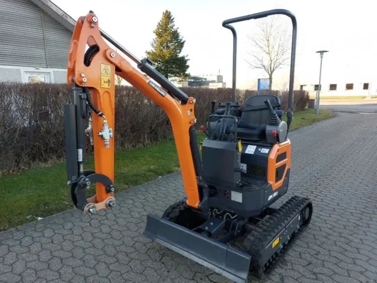Billede 5 - Fabriksny Develon DX10-7 med 3 stk. skovle og mekanisk hurtigskifte