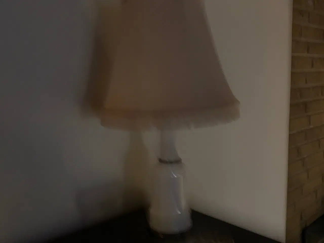 Billede 1 - Bordlampe med skærm