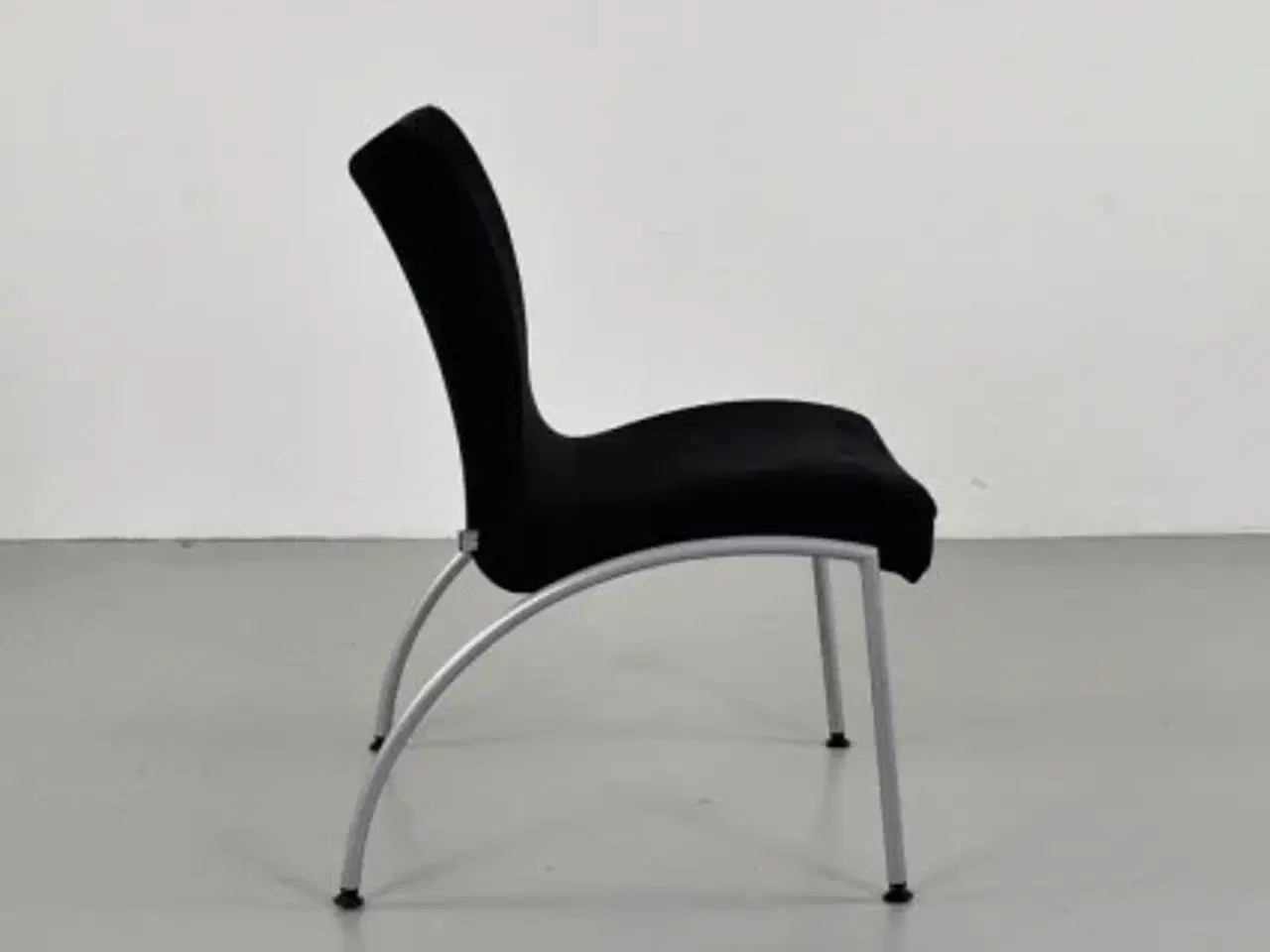 Billede 2 - Lustrum loungestolesæt med 2 stole med sort alcantara polster.