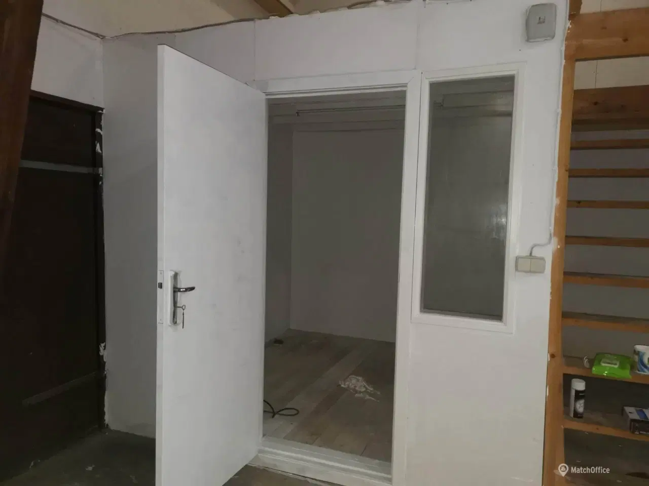 Billede 6 - Lagerhal med mange muligheder udlejes!