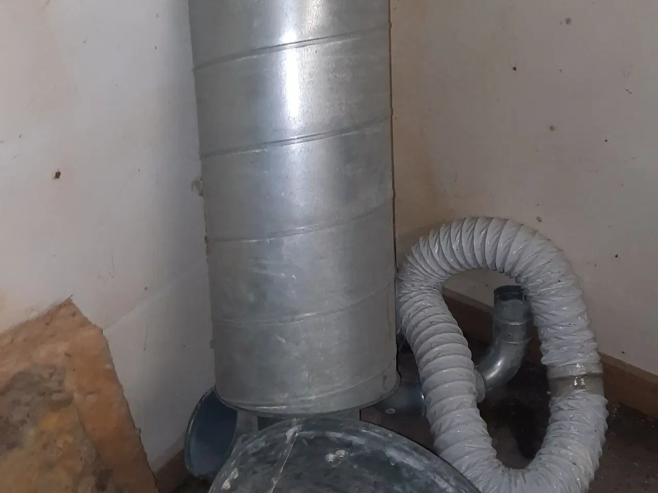 Billede 1 - Støvfilter anlæg m/ 4. rørposer