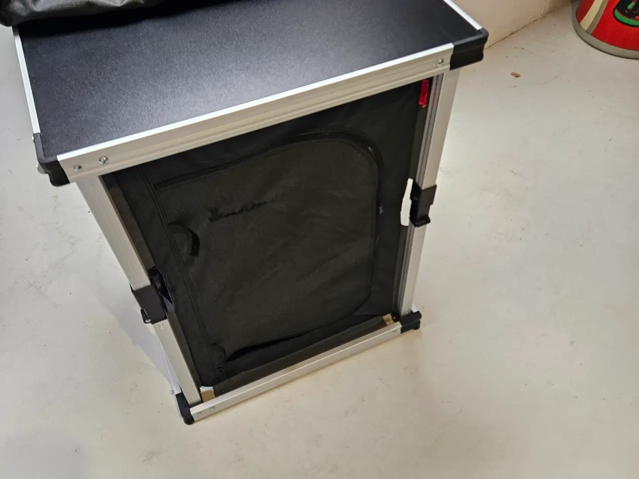 Billede 2 - Campingreol / opbevaringskab 