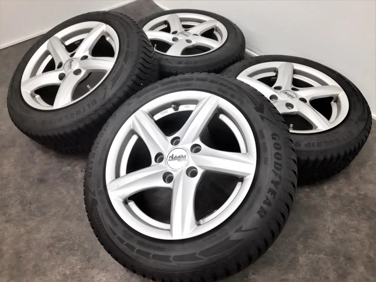 Billede 2 - 5x112 15" ET42 Advanti vintersæt Inkl.TPMS