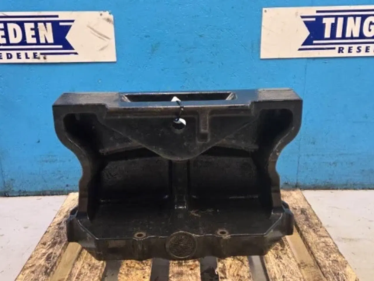 Billede 2 - Case Farmall 115C Frontvægt Holder 84313805