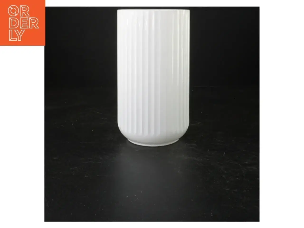 Billede 1 - Hvid porcelænsvase fra Lyngby (str. 20 cm)