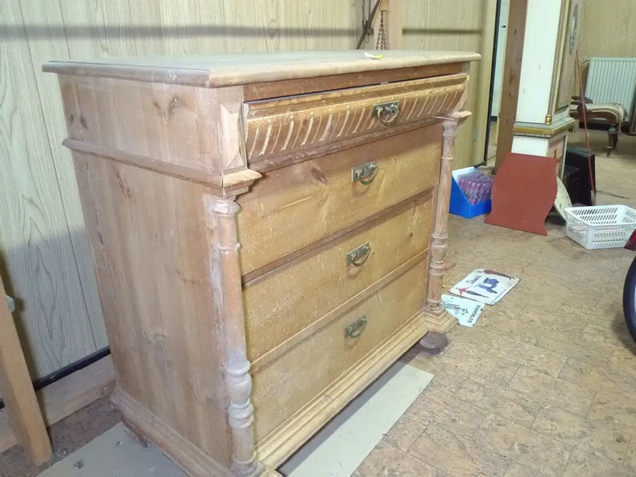 Billede 4 - Kommode i træ ca. 80x60xH90cm