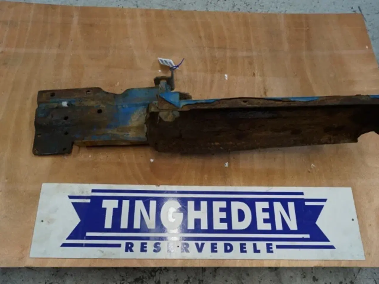 Billede 9 - Ford 4000 Batterikasse 