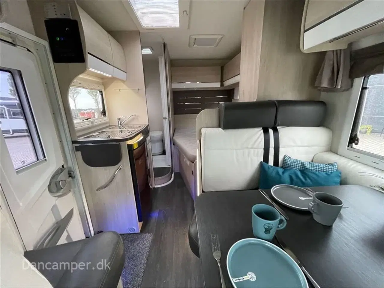 Billede 17 - 2019 - Chausson Flash 515   Anvisningsbil!  2019 model! En ejer! Under 6m. 170Hk Ford, model med fransk seng, markise og NX5-alarm. Nysynet.