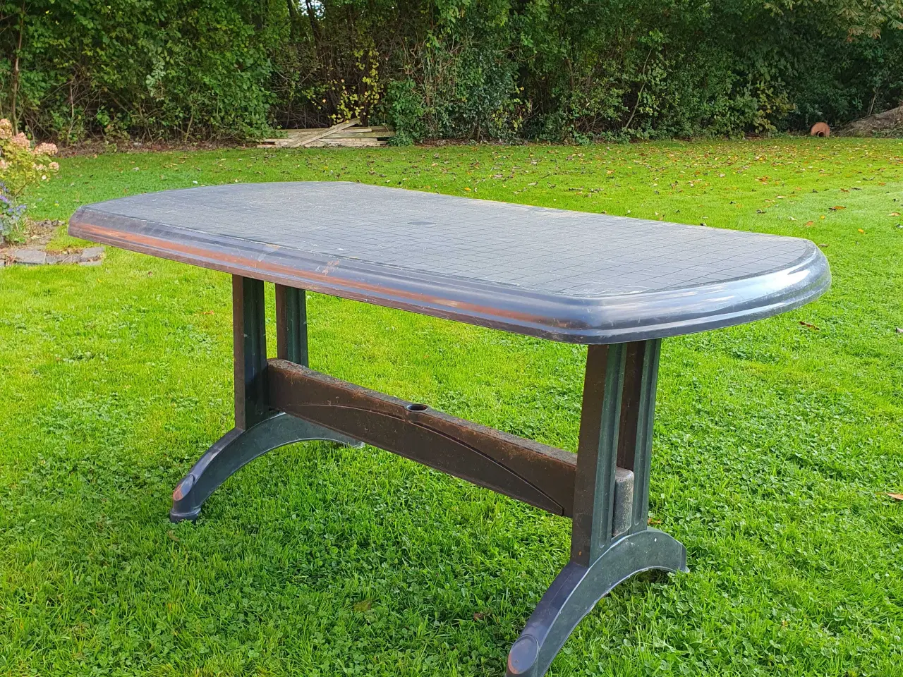 Billede 1 - Grønt havebord
