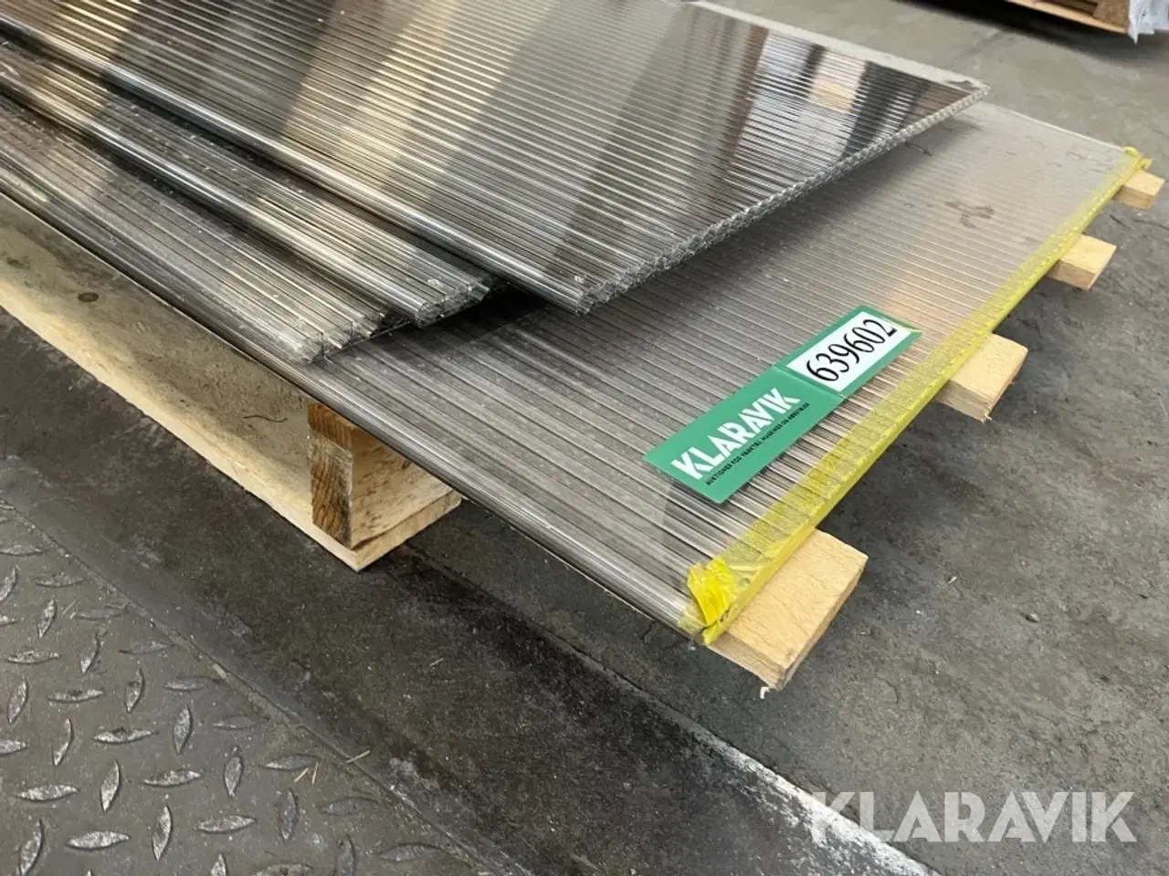 Billede 4 - Isoleret Tagplader Plast 4 styk