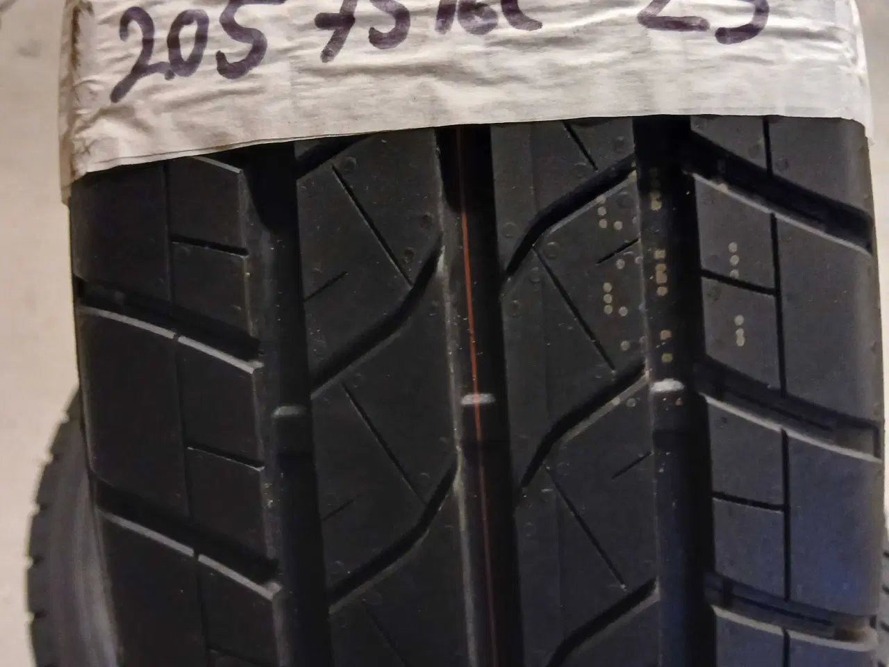 Billede 9 - Flere nye dæk mest varevogn og el