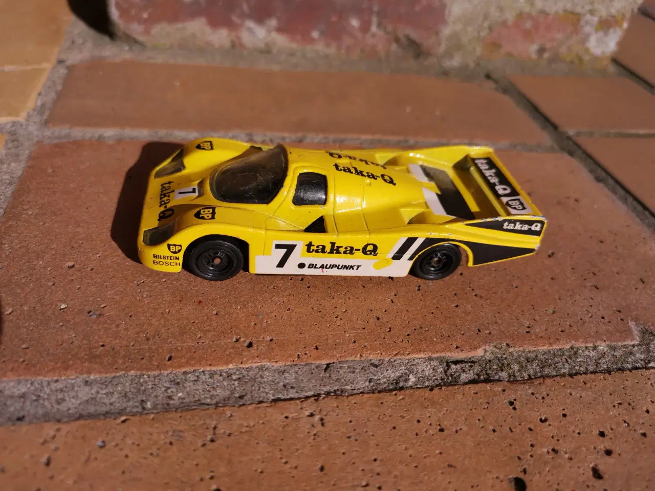 Billede 1 - Porsche 956 - Corgi - BP Taka-Q Blaupunkt bil