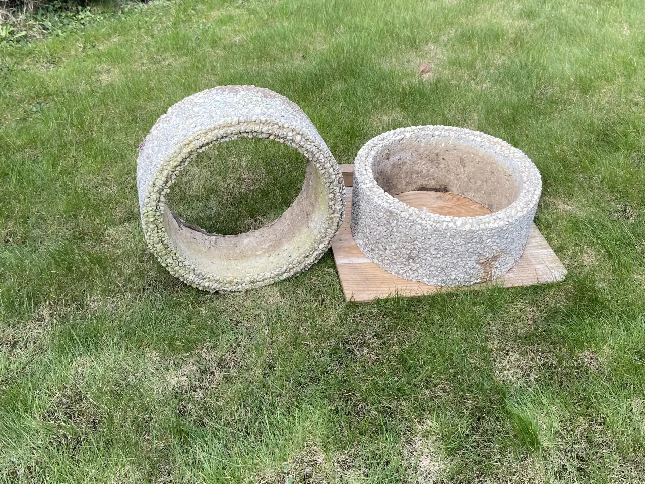 Billede 1 - Meget flot Rund Plantekasser2 stk.