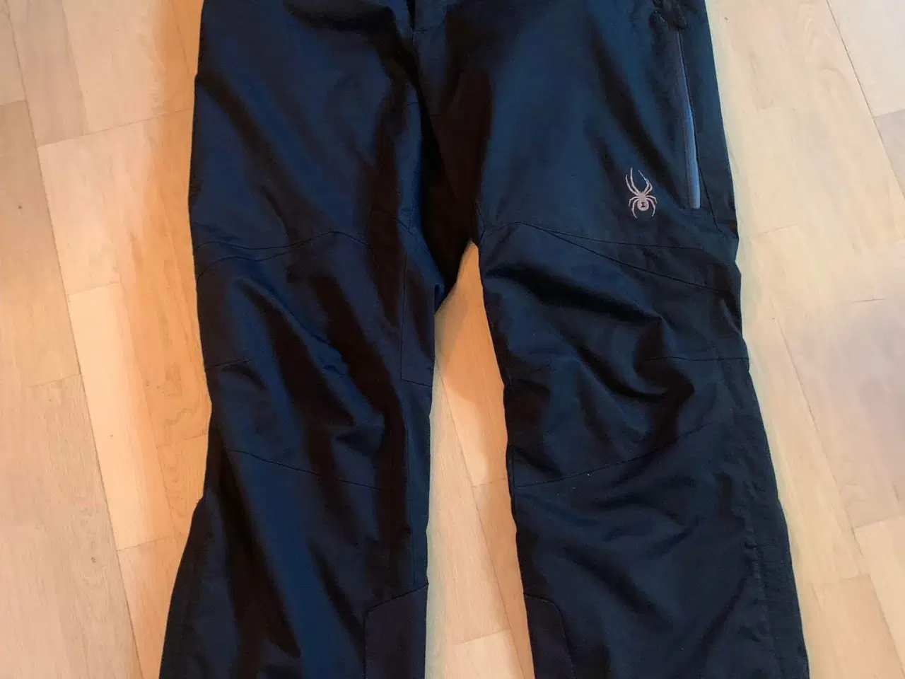 Billede 3 - SPYDER Sort skisæt Jakke og sort buks(str. 54/XL).