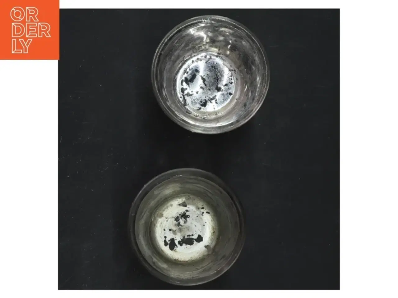 Billede 2 - To glas stearinstager (str. 8x5,5 cm)