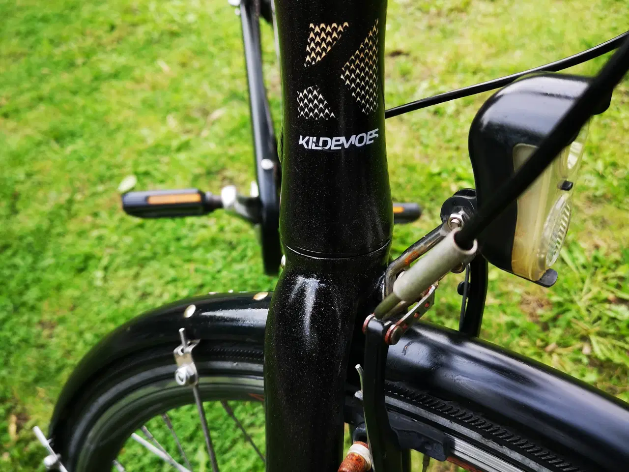 Billede 16 - KILDEMOES 28"  48cm For- og baglygter,  gode dæk ,