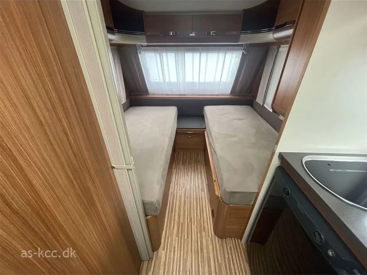 Billede 7 - 2012 - Adria Adora 472 LU   Adria Adora 472 LU enkelte senge og Posemarkise med 2 læsider