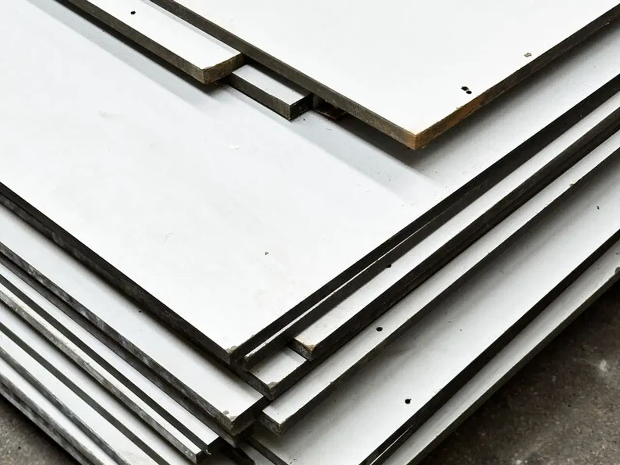 Billede 3 - Kompaktlaminatplader grå med sort kerne 19 styk