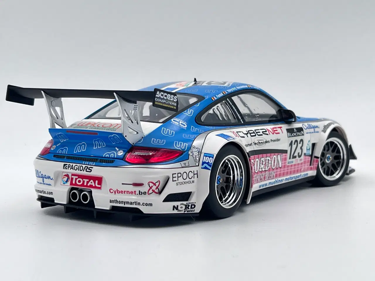 Billede 3 - 2011 Porsche 911 (997) GT3 R 299 af 750 stk. 1:18 