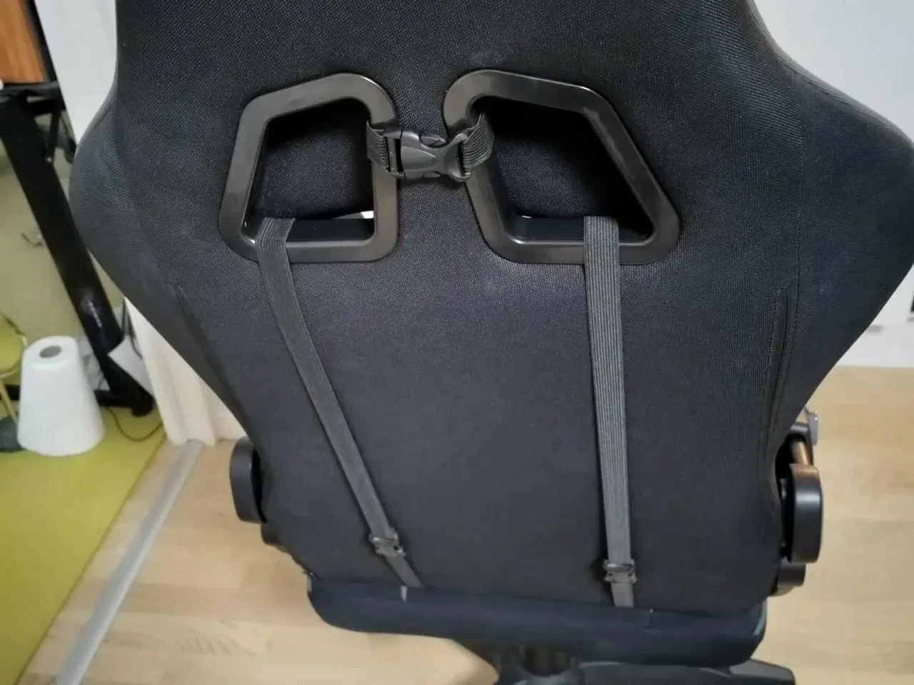 Billede 2 - Gamerstol i god stand