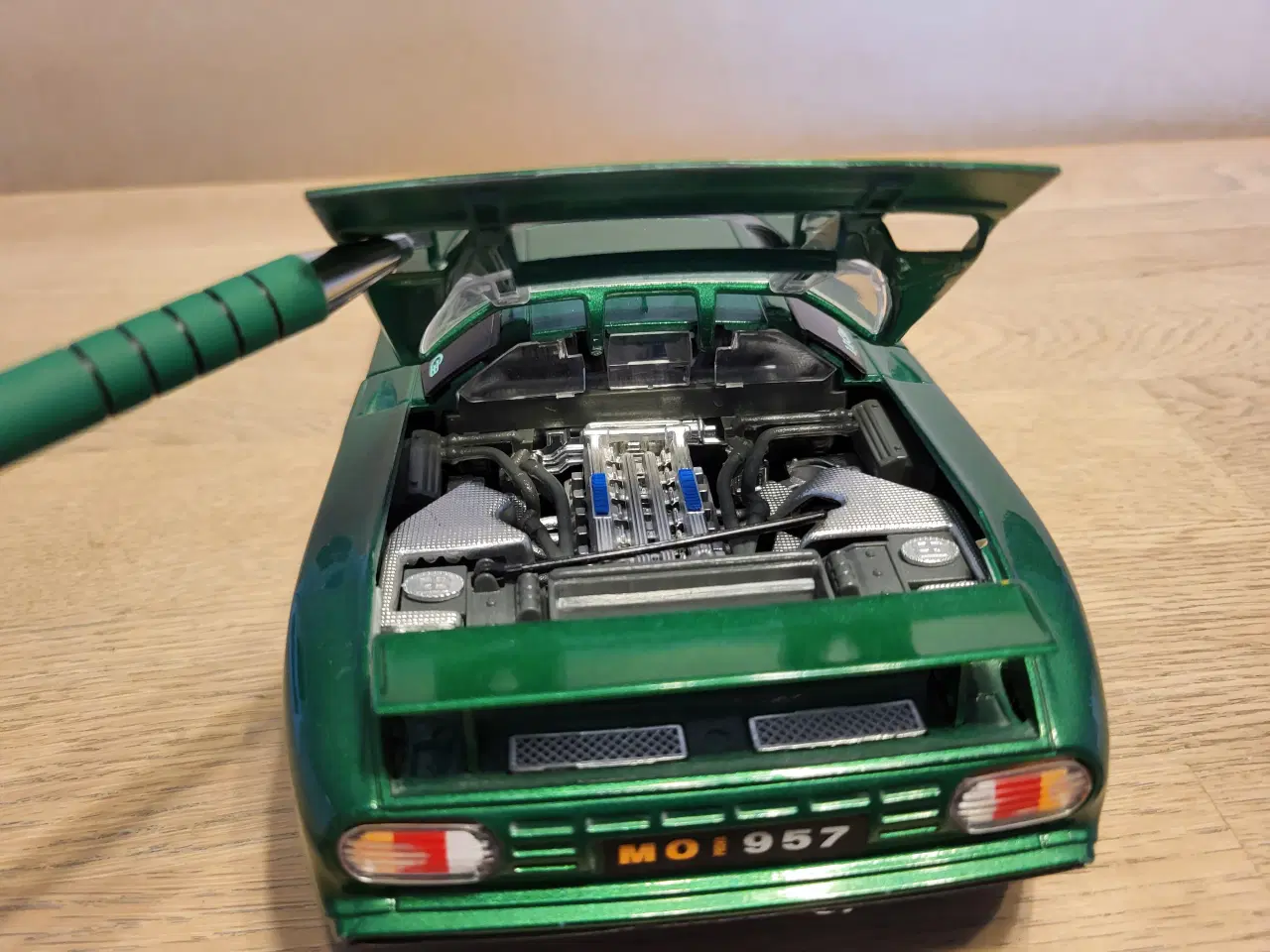 Billede 4 - Modelbil, Bugatti EB 110 (1991), skala 1:18