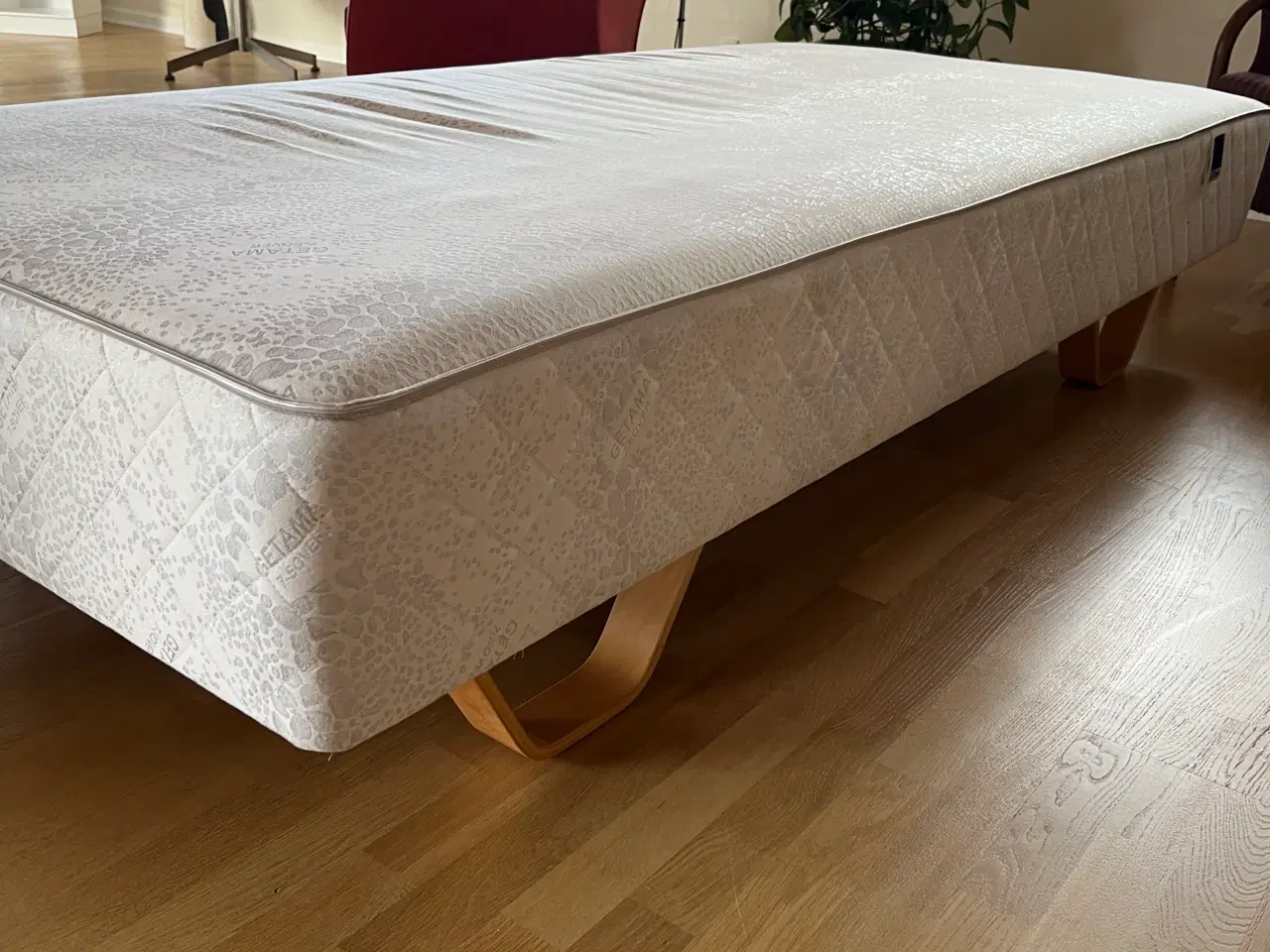 Billede 1 - Boksmadras incl. ben