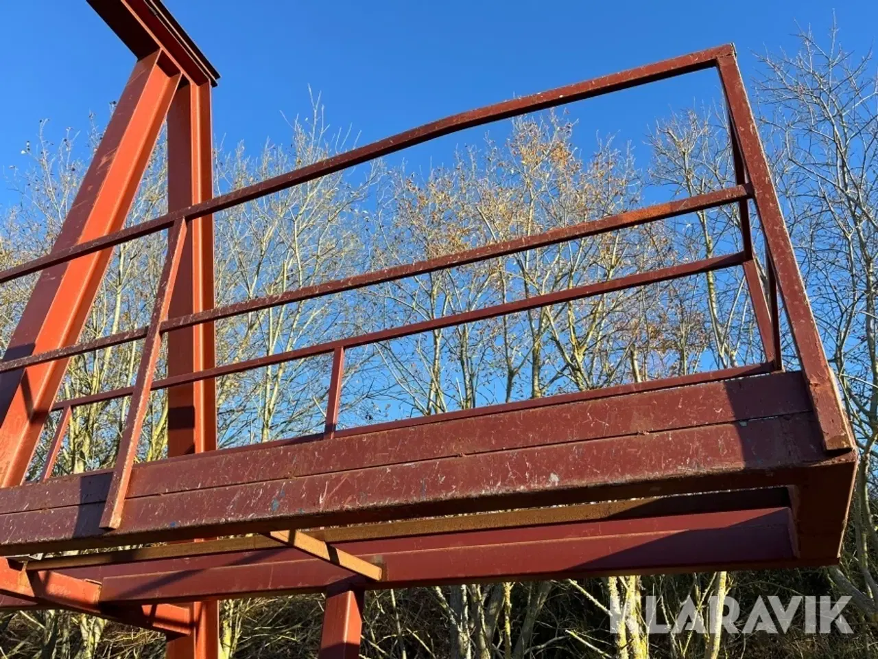 Billede 9 - Stålbjælker, riste og platform