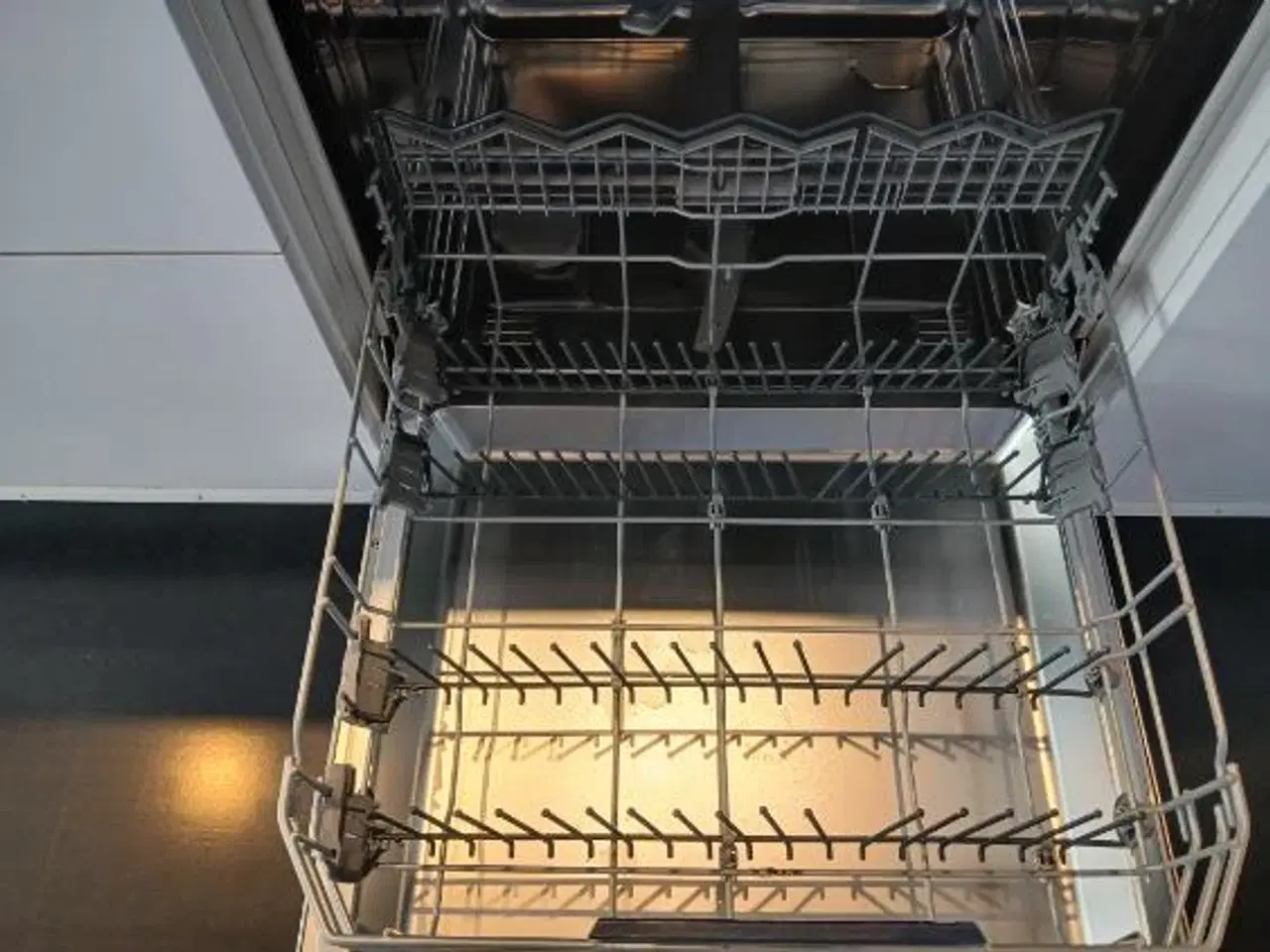 Billede 6 - Siemens fuldt integreret opvaskemaskine incl låge