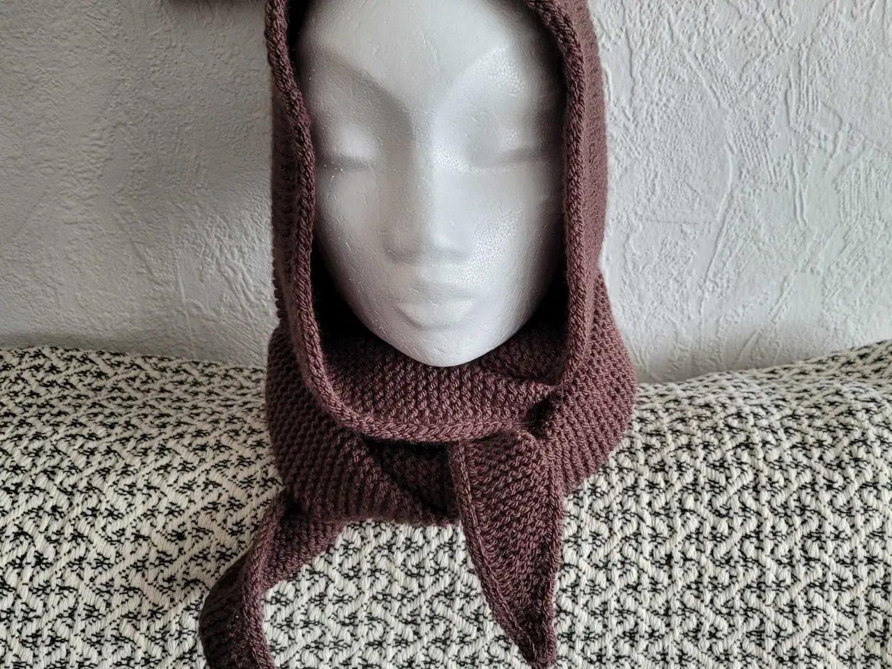 Billede 1 - Tørklæde med hue 