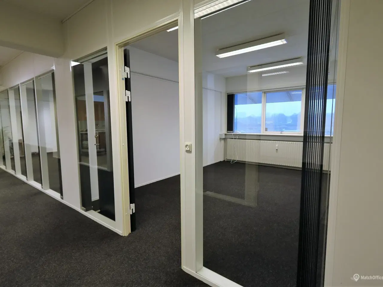 Billede 3 - Bynært kontor med parkeringsplads og alt inklusiv!