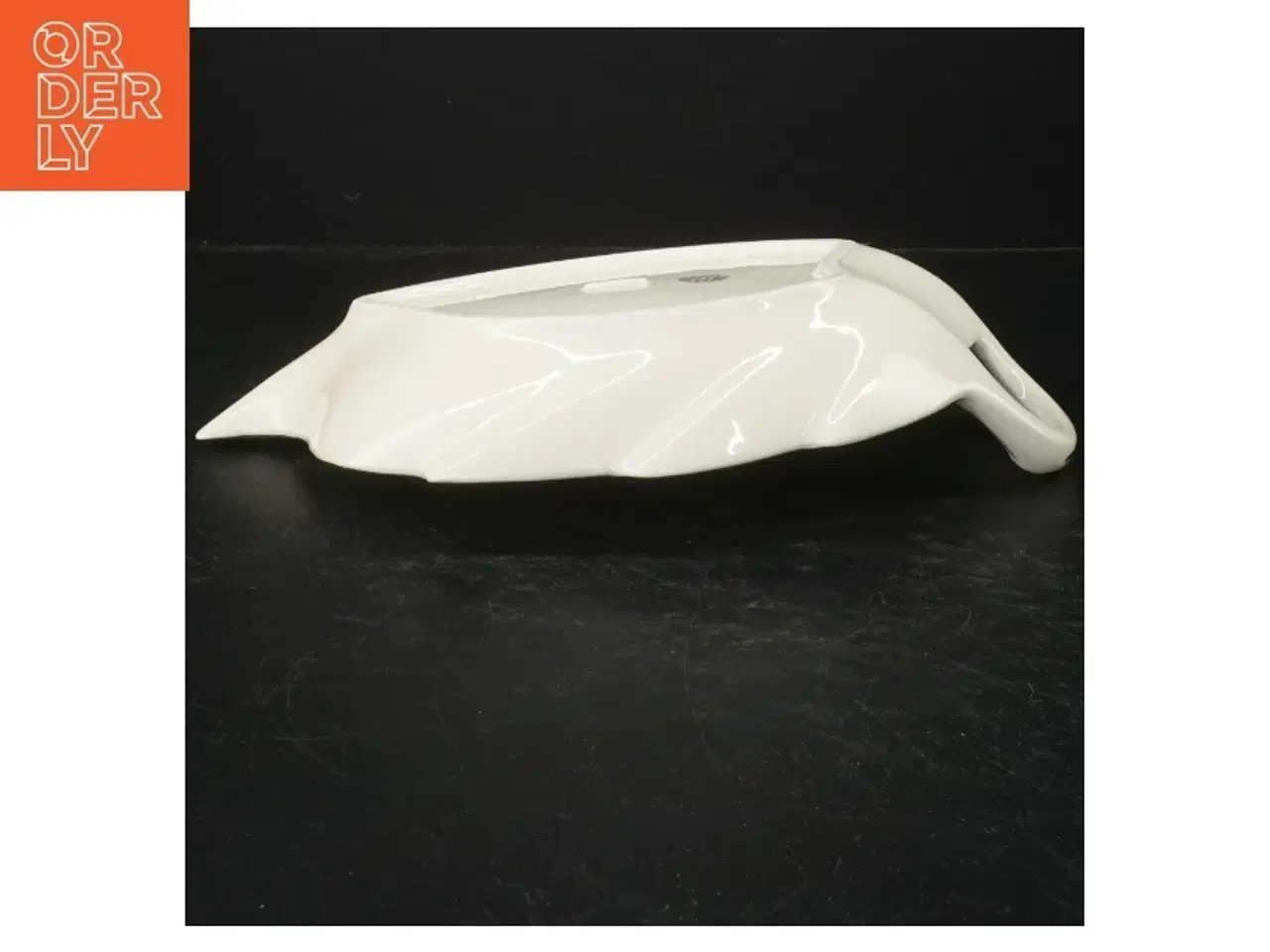 Billede 3 - Porcelæn fad med sort rose mønster fra KPM (str. 29x22 cm)