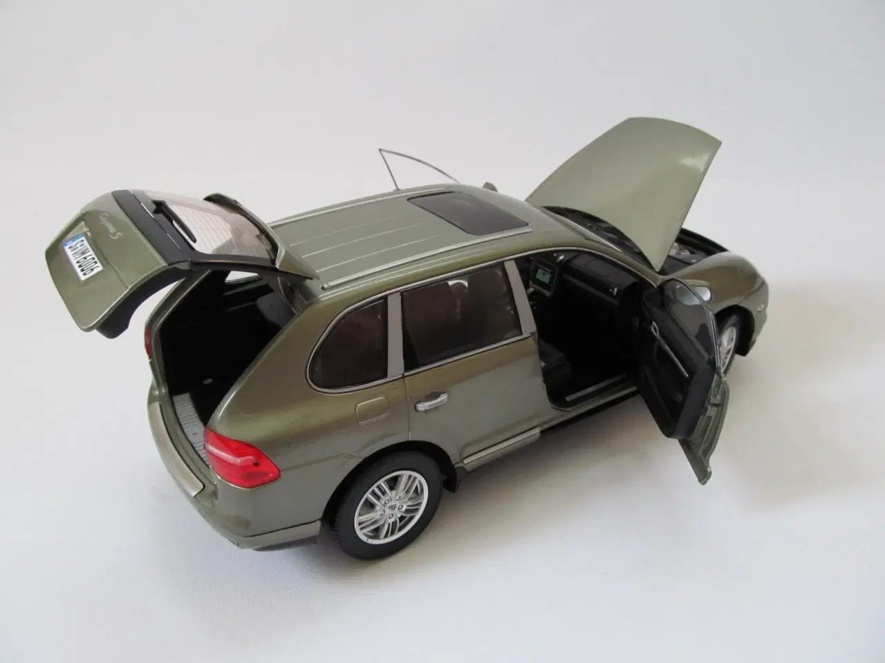 Billede 10 - 2002  Porsche Cayenne S 1:18