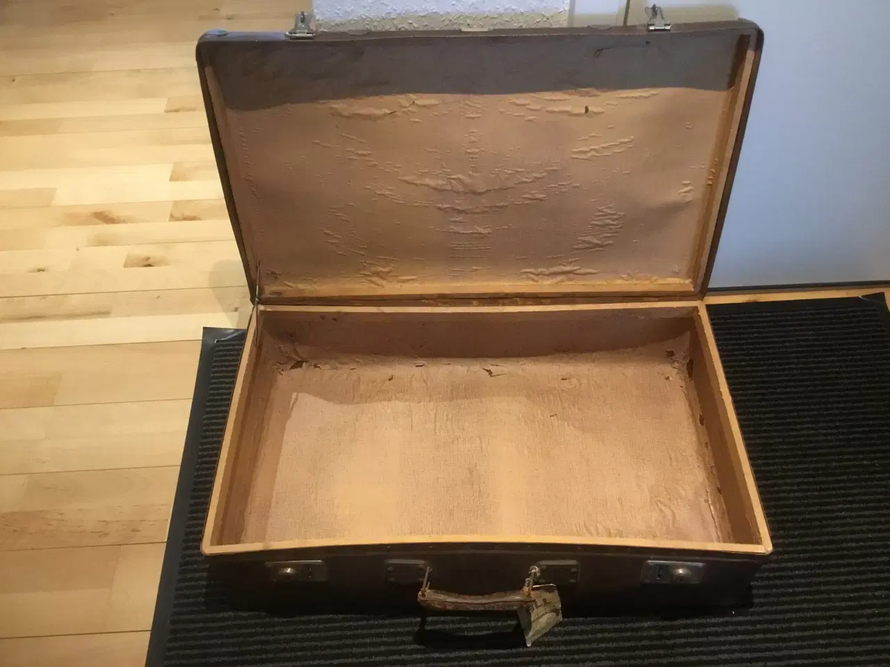 Billede 2 - Fin gammel kuffert