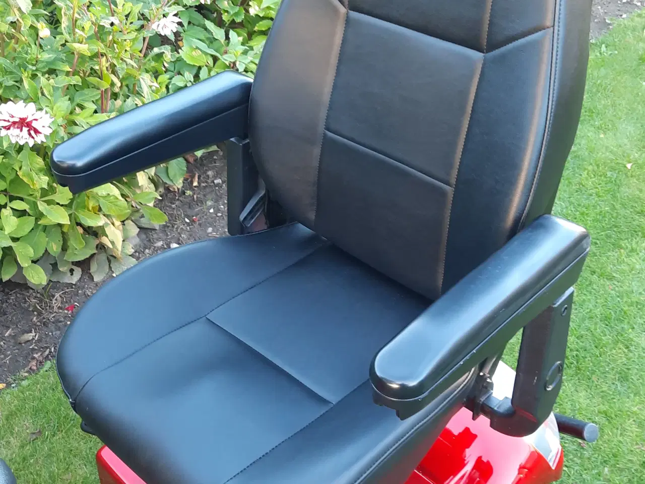 Billede 5 - Fin og billig elscooter 4hjulet 