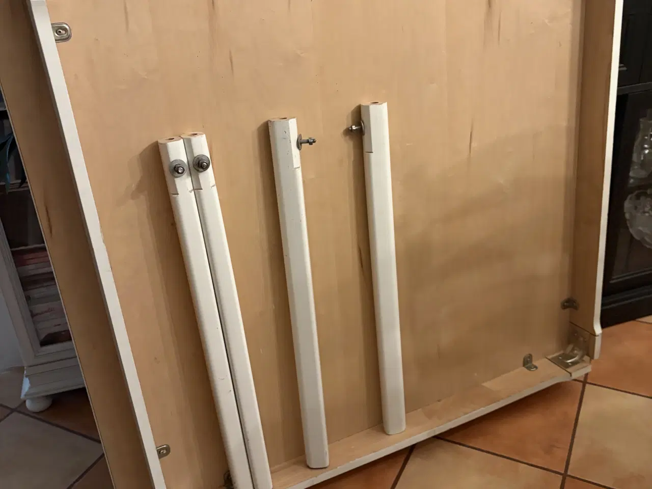 Billede 1 - Malet hvid fyr træ