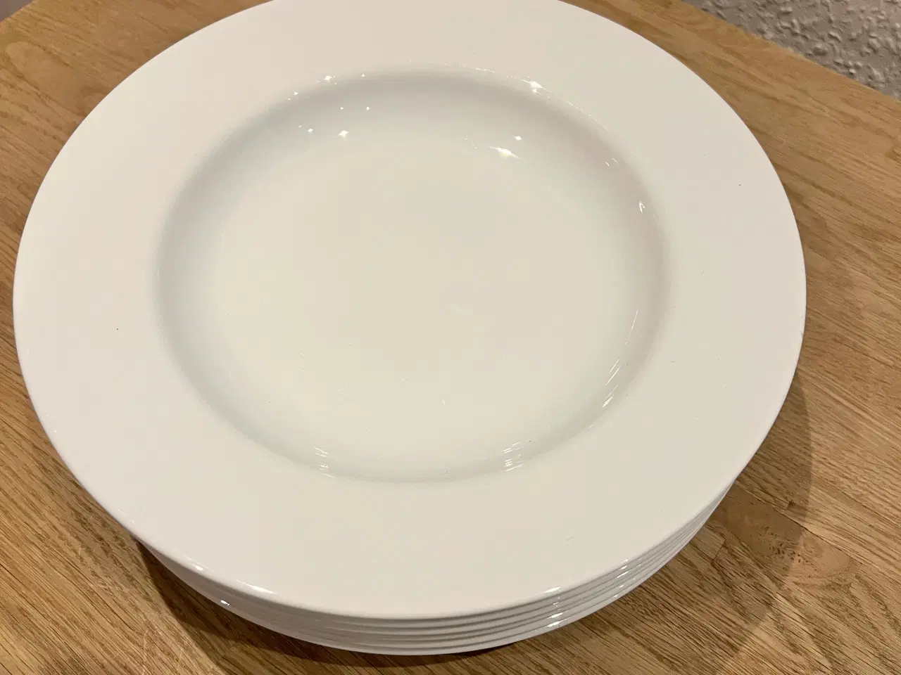 Billede 1 - Ikea tallerkener, dybe, flade og frokost