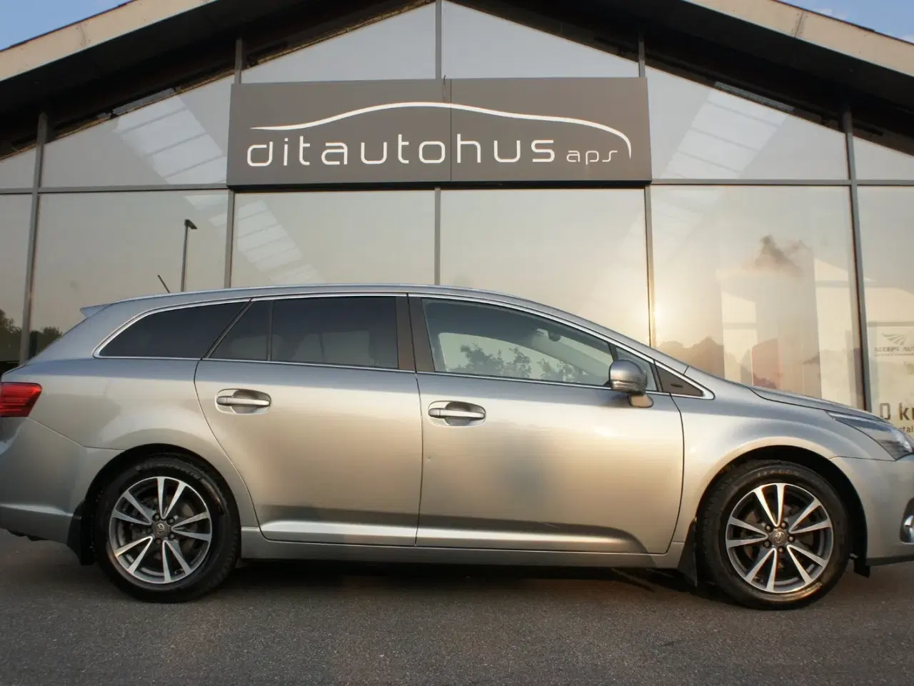 Billede 4 - Toyota Avensis 1,8 VVT-i T2 Premium stc.