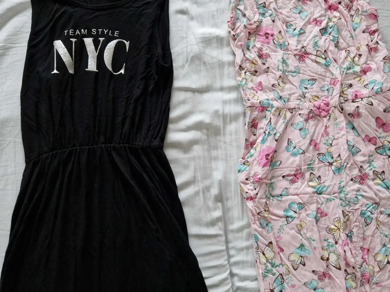 Billede 2 - Kjole str 140