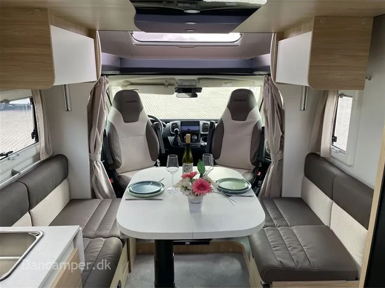 Billede 11 - 2026 - Chausson 797 Ultimate Line   Chausson 797 Ultimate Line, 140 HK, 8-trins automatgearkasse, solcelle. sænkeseng, alu.fælge og adaptiv fartpilot