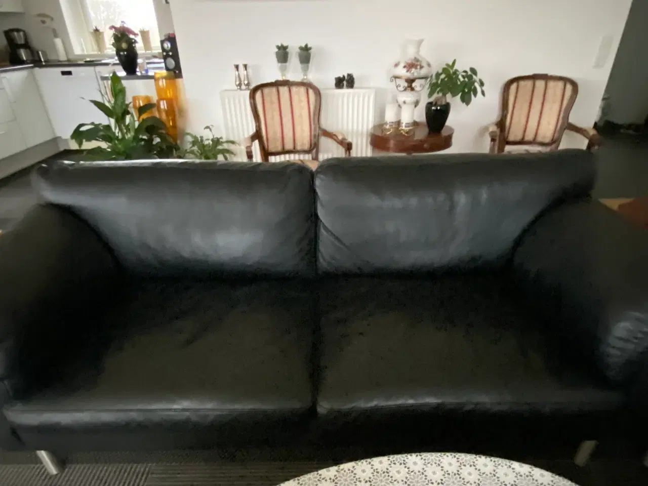 Billede 2 - Sofagruppe    2 og 3 personer …sort Læder 