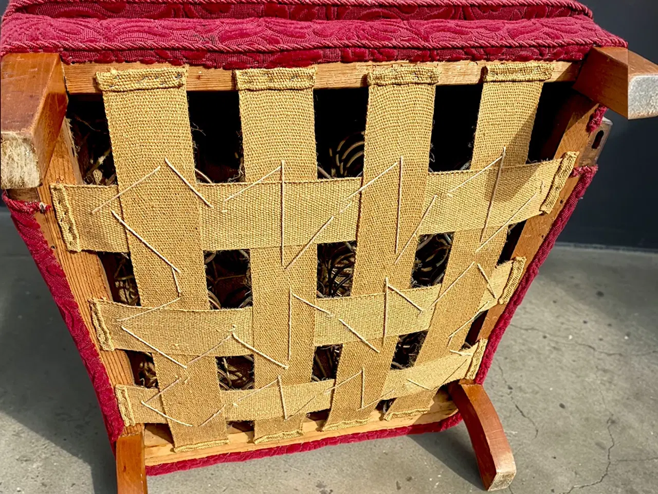 Billede 11 - Dansk snedkermester lænestol rød velour 1940’erne