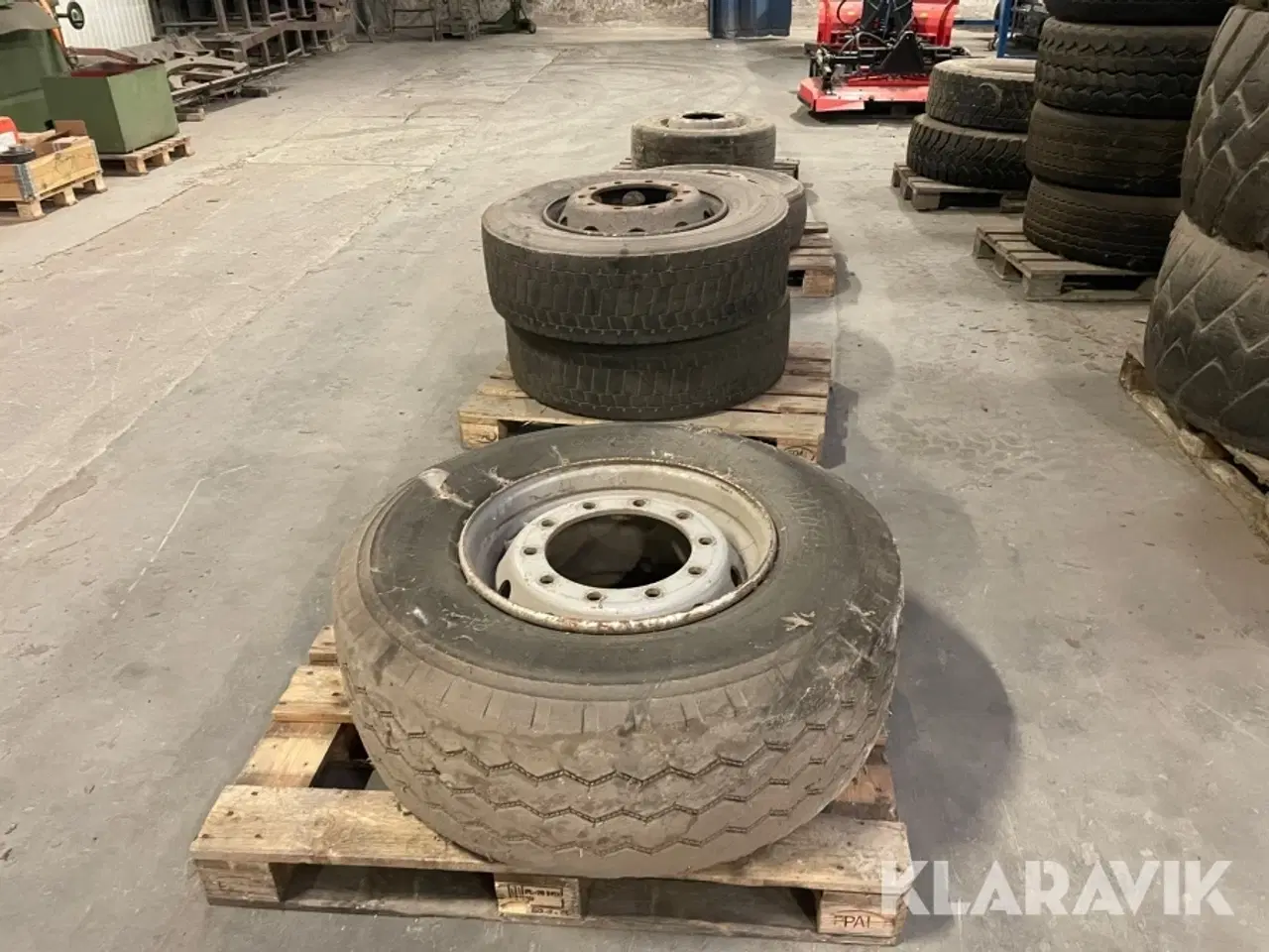 Billede 8 - Lastbils dæk 5 styk