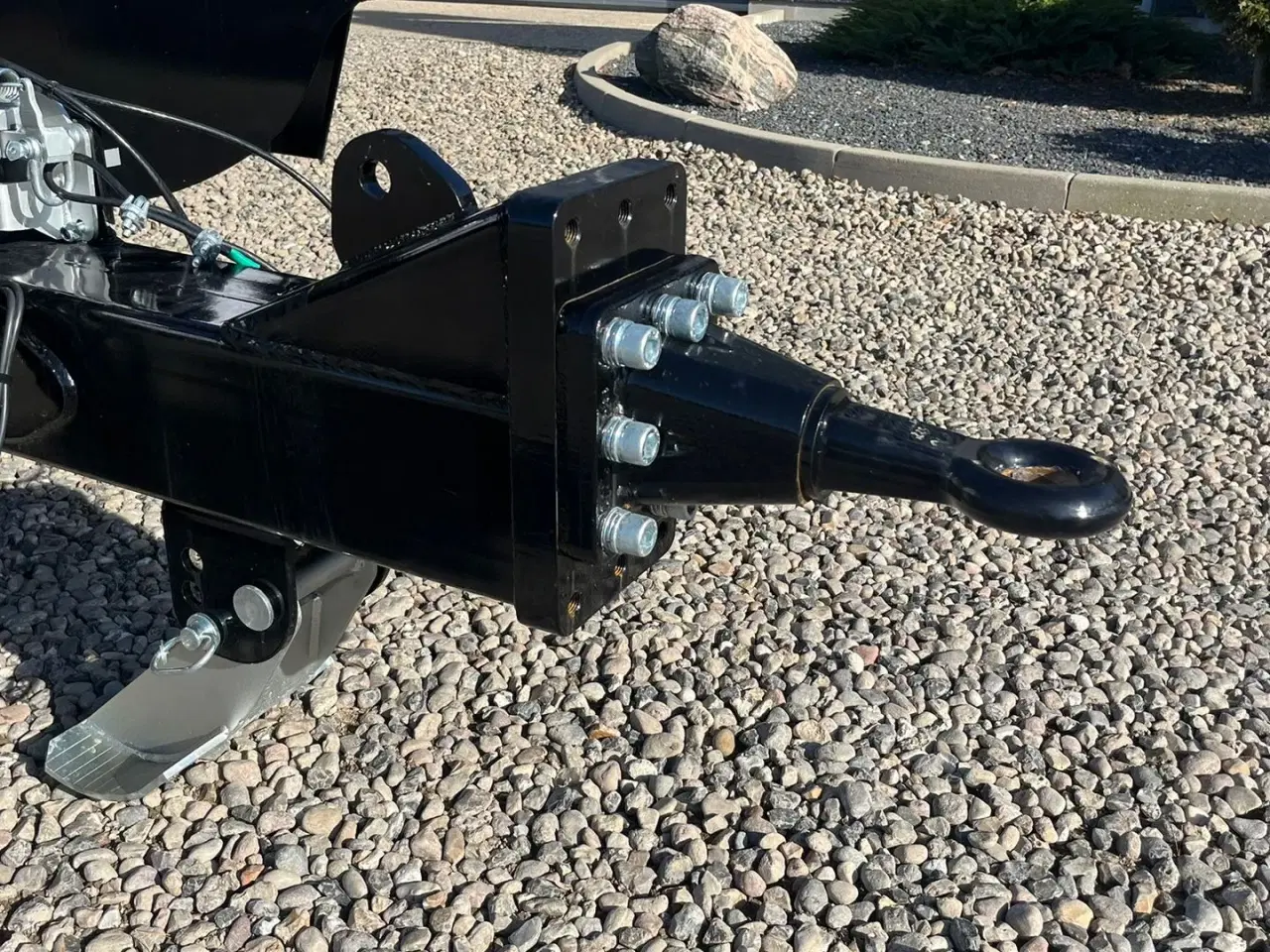 Billede 12 - Tyrone 27TLL . Affjedret træk og affjedret aksler. Med hydrauliske ramper og værktøjskasse