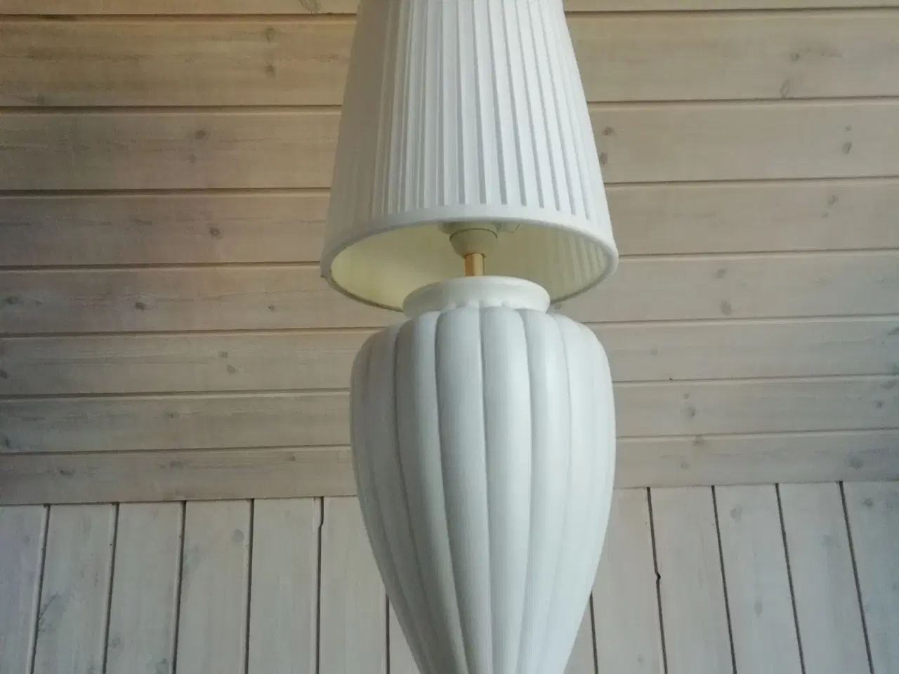 Billede 3 - Herskabelig Bordlampe med volume. Gaveide?