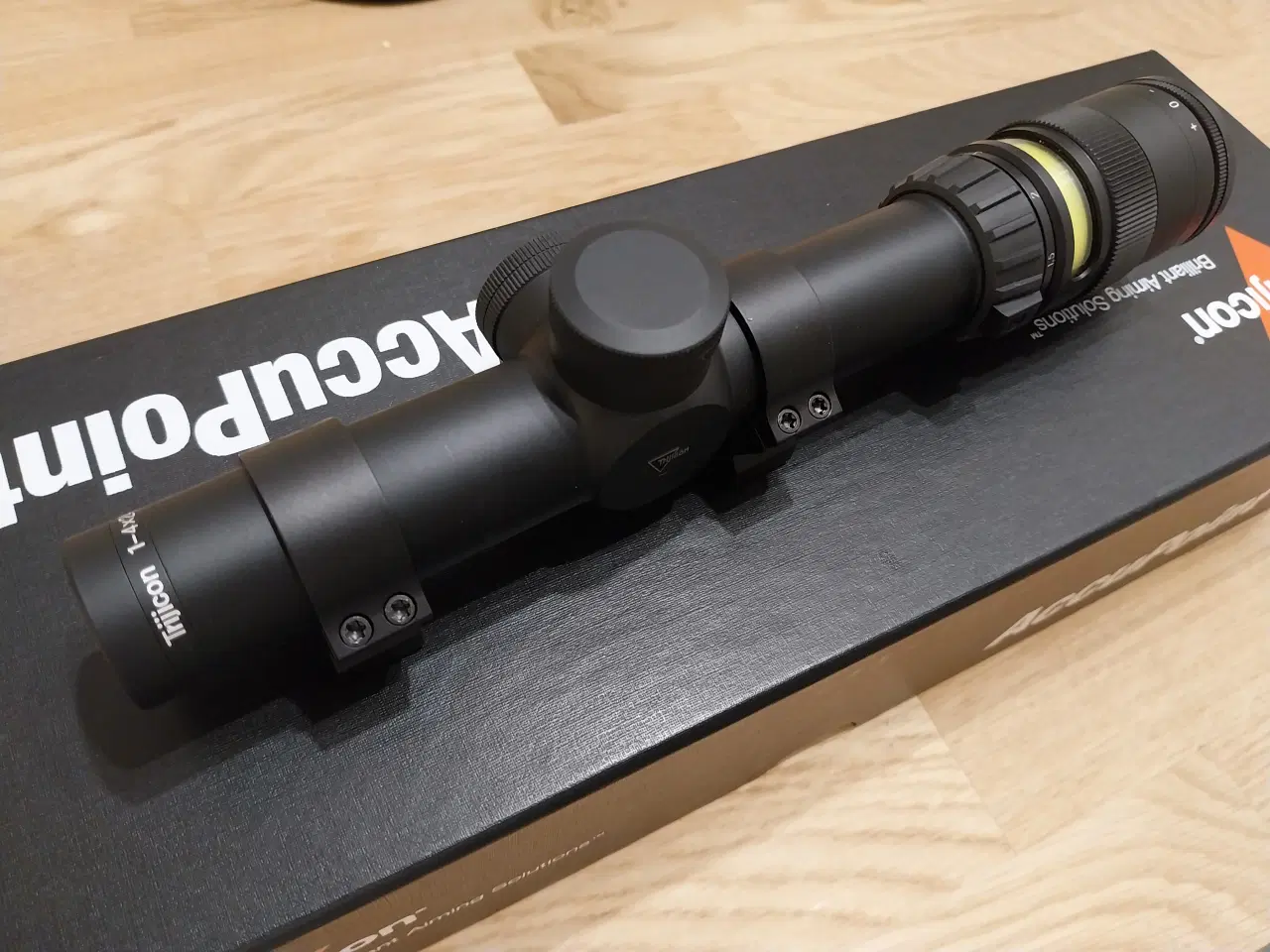 Billede 2 - Trijicon Accupoint 1-4x24 Amber
