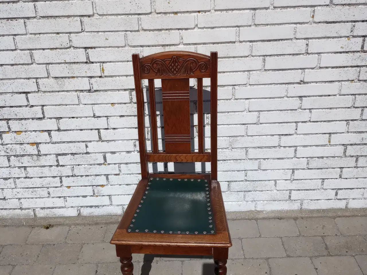 Billede 3 - Bord med seks stole 