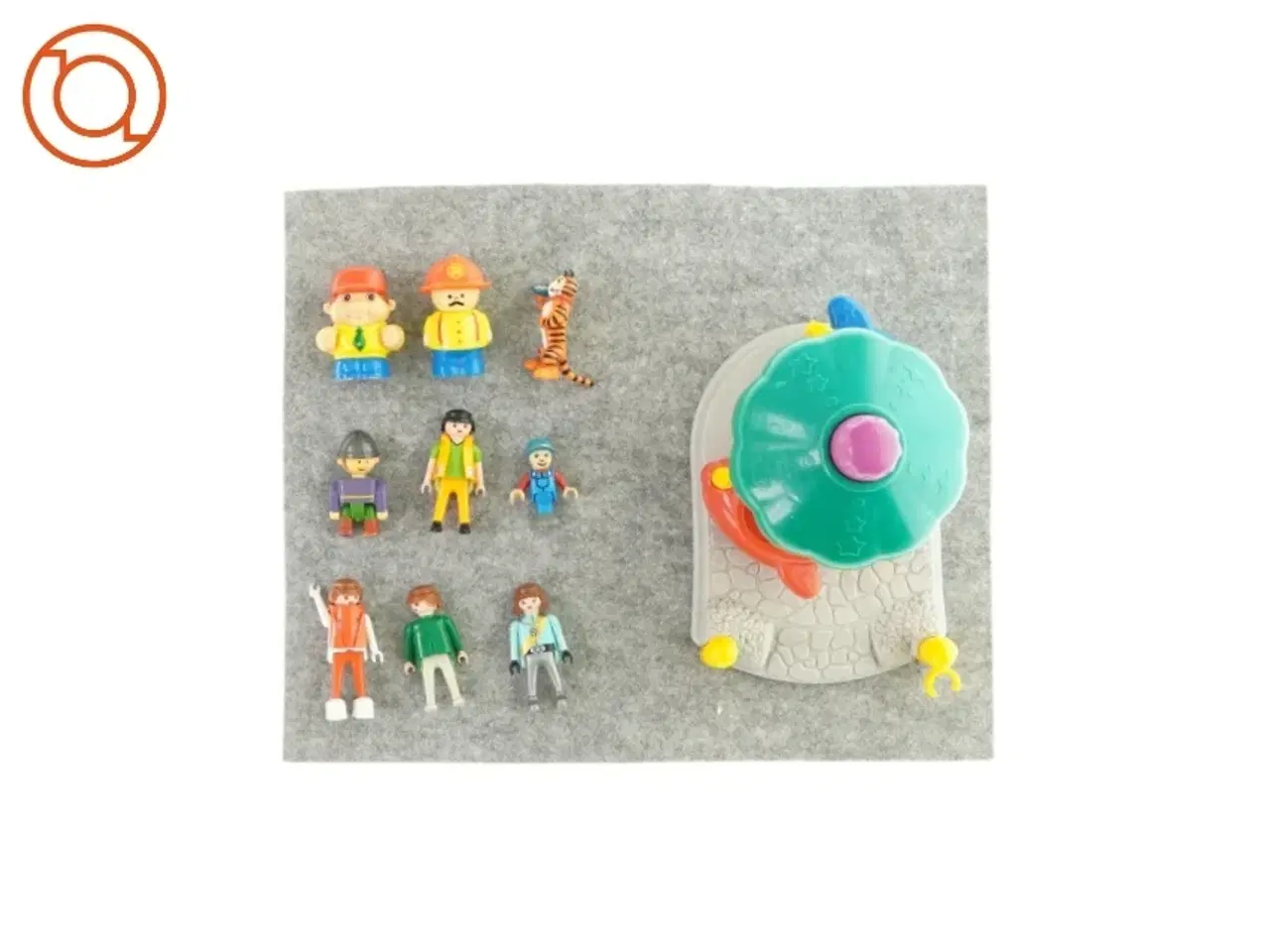 Billede 2 - Gyngestativ og blandede figurer (str. LBH: 21x15x22 cm )