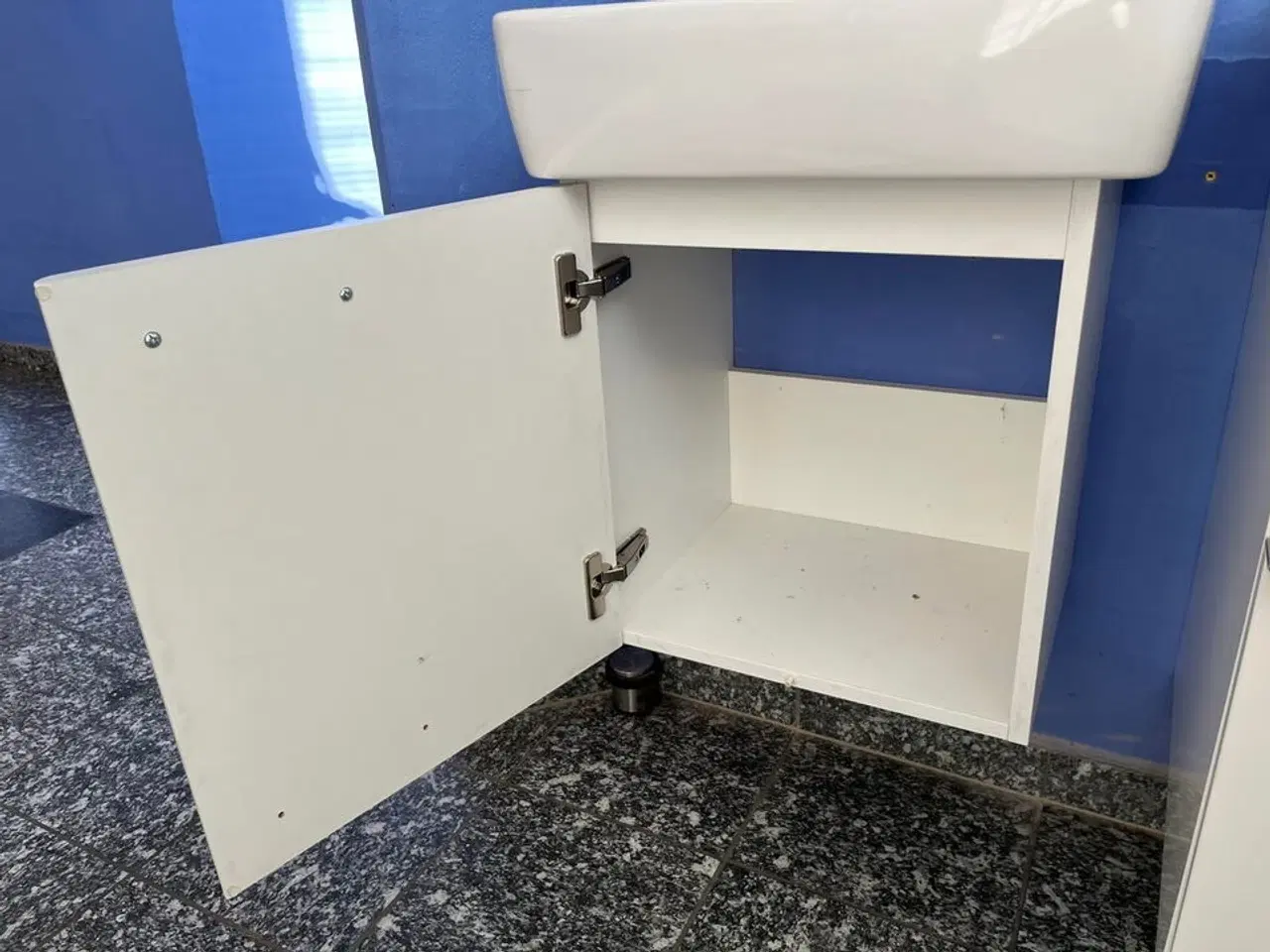 Billede 3 - Vask med skab, udstillingsmodel